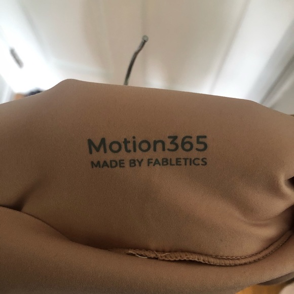 Reflective Fabletics Legging - Picture 5 of 5